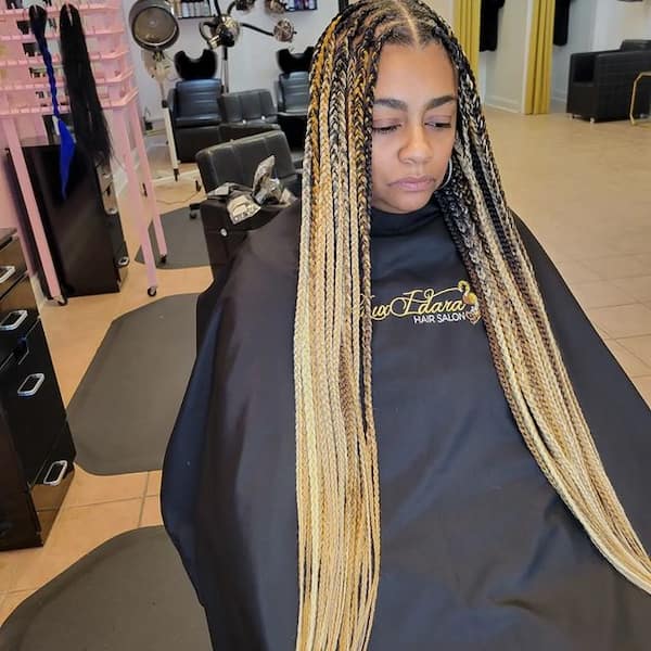 Different Shades of Blonde Knotless Braids