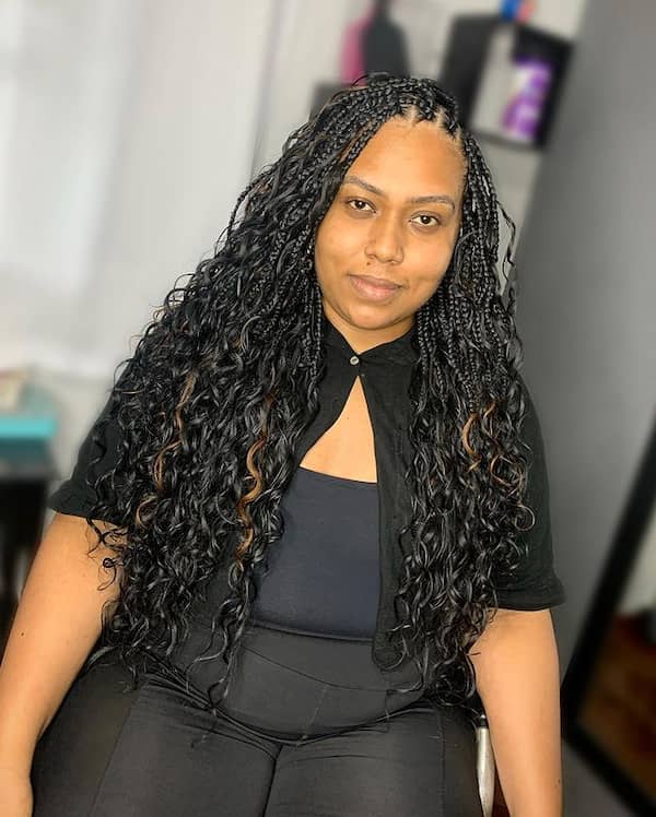 Black Knotless Goddess Box Braids with Color Highlights