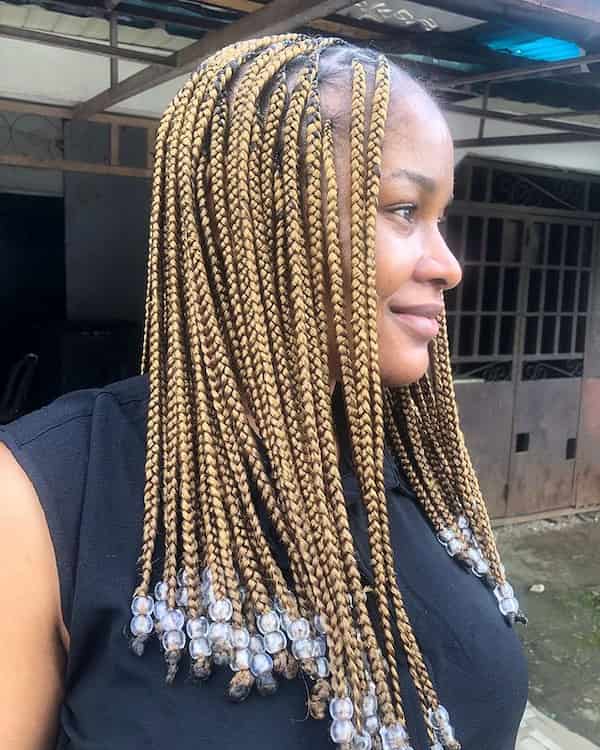 Short Blonde Knotless Braids with Beads