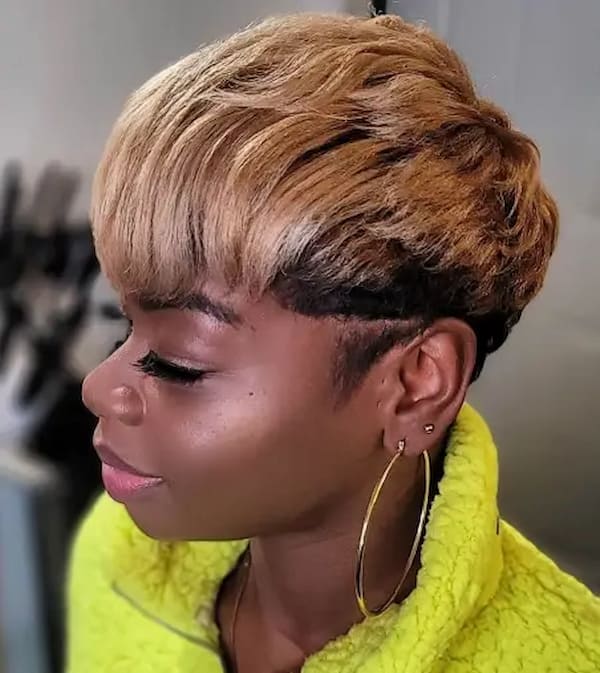 Blonde Cropped Cut with a Shaved Line