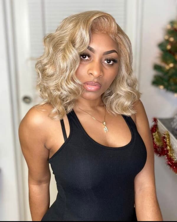 Long Blonde, Wavy Bob