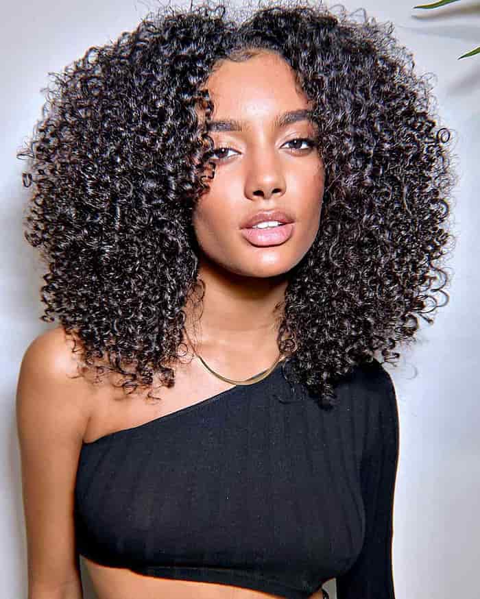 40 Medium-Length Hairstyles for Black Ladies