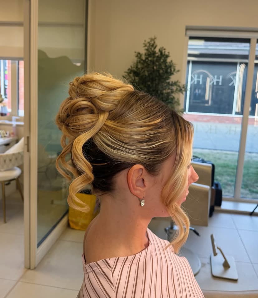 Roller set Updo